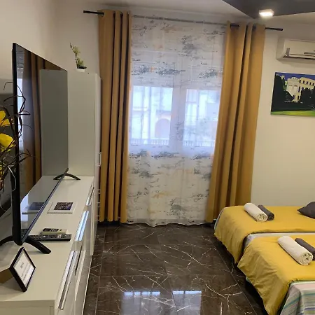 Studio Dama Blizina Amfiteatra I Bus Kolodvora ,Privatan Parking ,Self-Check- In Pula Exterior photo