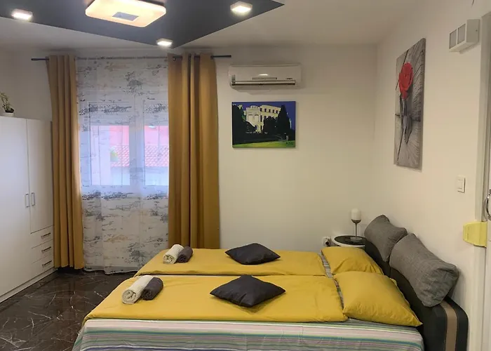 Studio Dama Blizina Amfiteatra I Bus Kolodvora ,Privatan Parking ,Self-Check- In