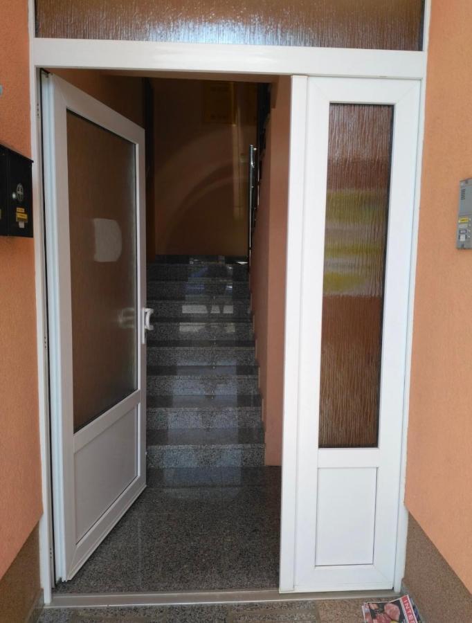 Dama Blizina Amfiteatra I Bus Kolodvora ,privatan Parking ,self-check- In * Pula