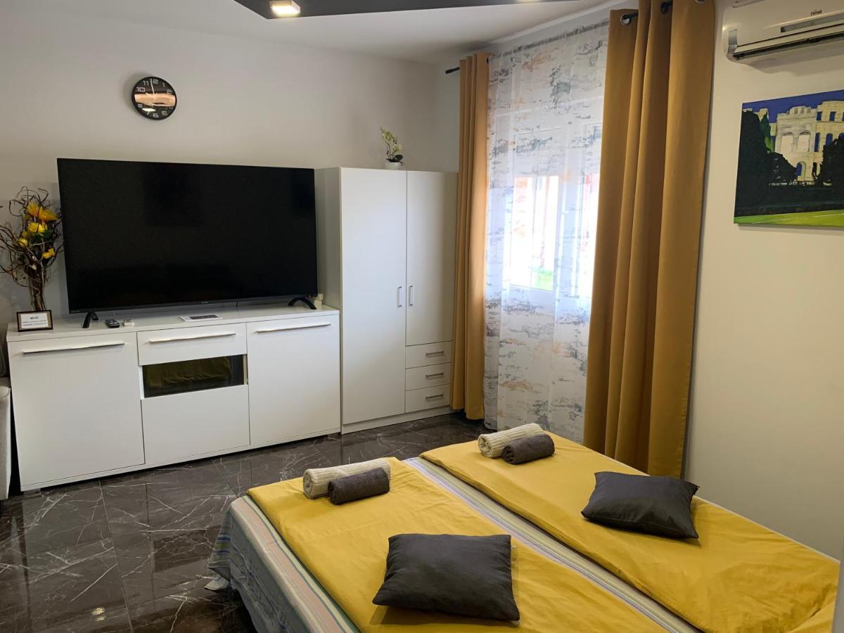 Dama Blizina Amfiteatra I Bus Kolodvora ,privatan Parking ,self-check- In Apartmán *